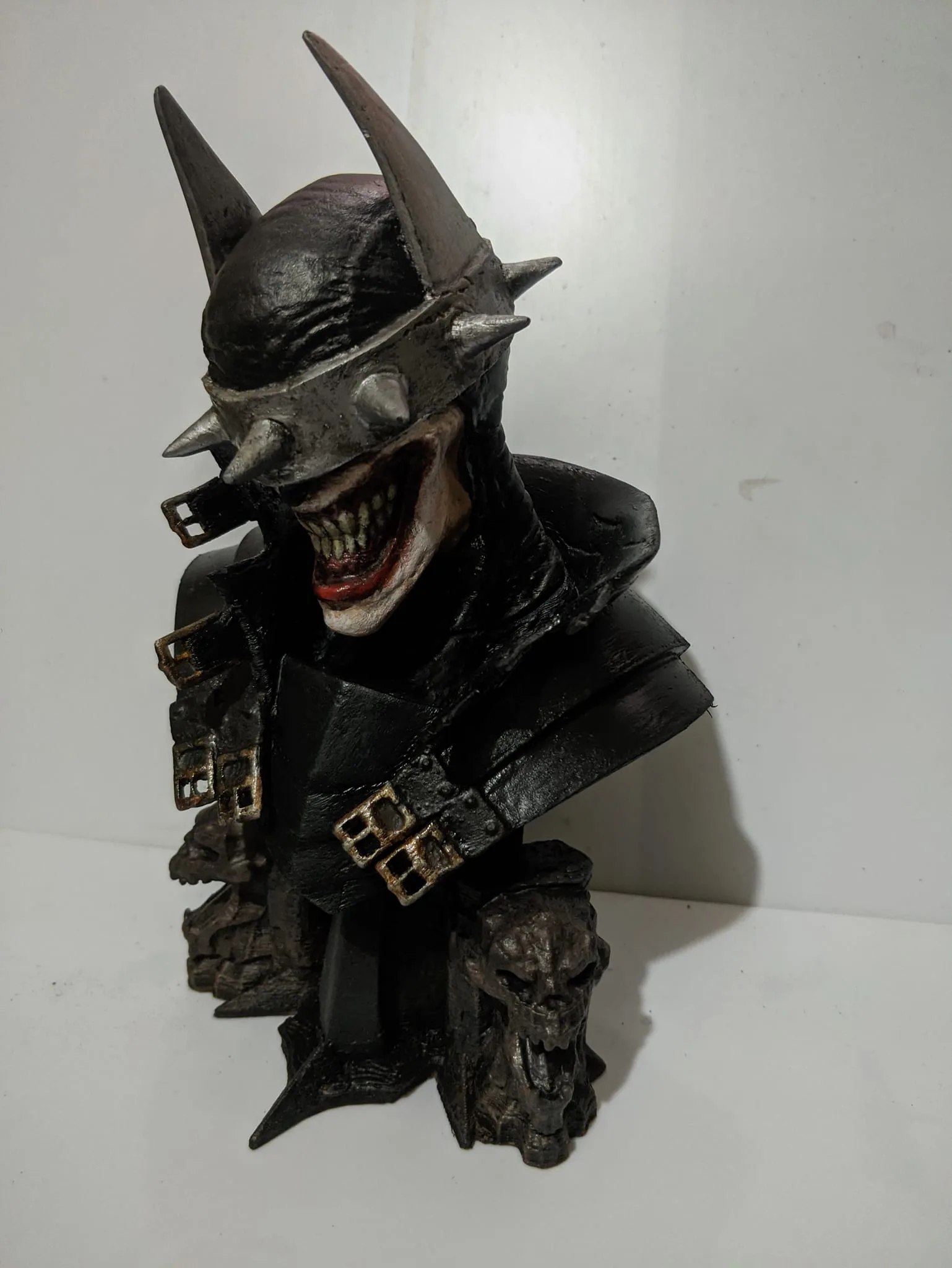 Full view of the Batman Who Laughs 8-inch resin figure
