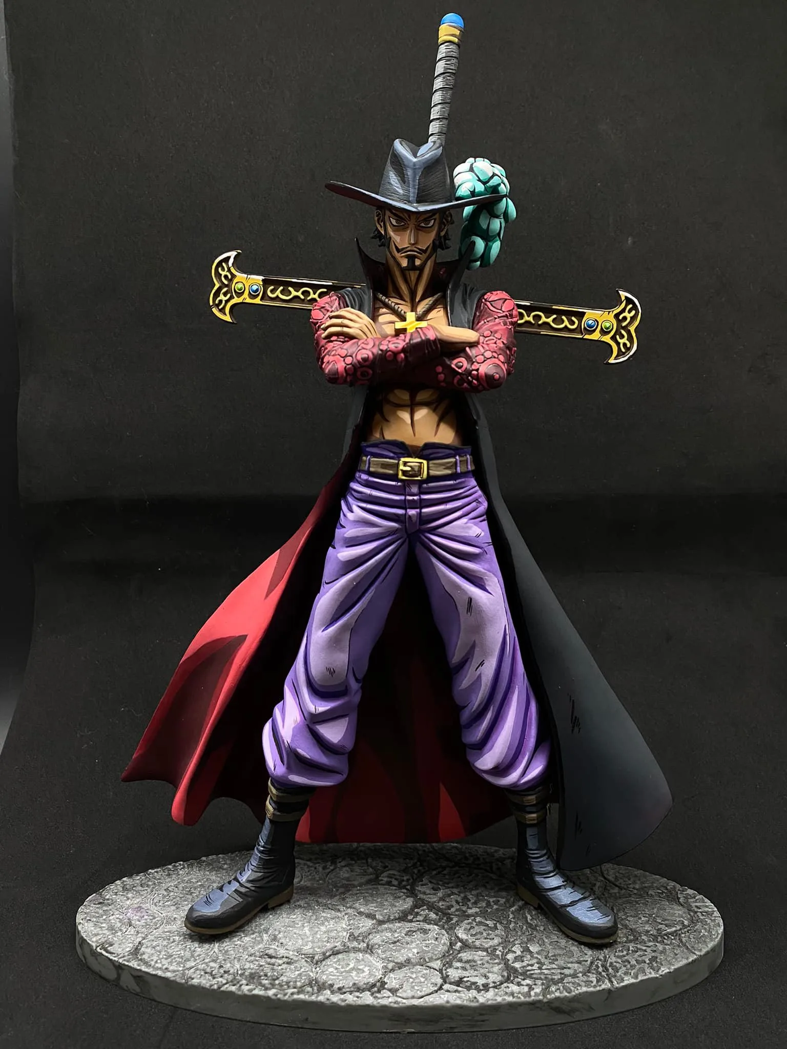 Close-up of Mihawk's eagle-eyed expression and sword craft