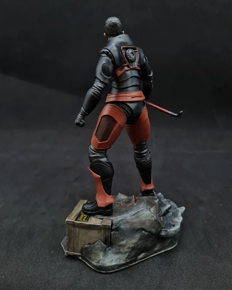 Full view of the 6-inch Gordon Freeman resin figure