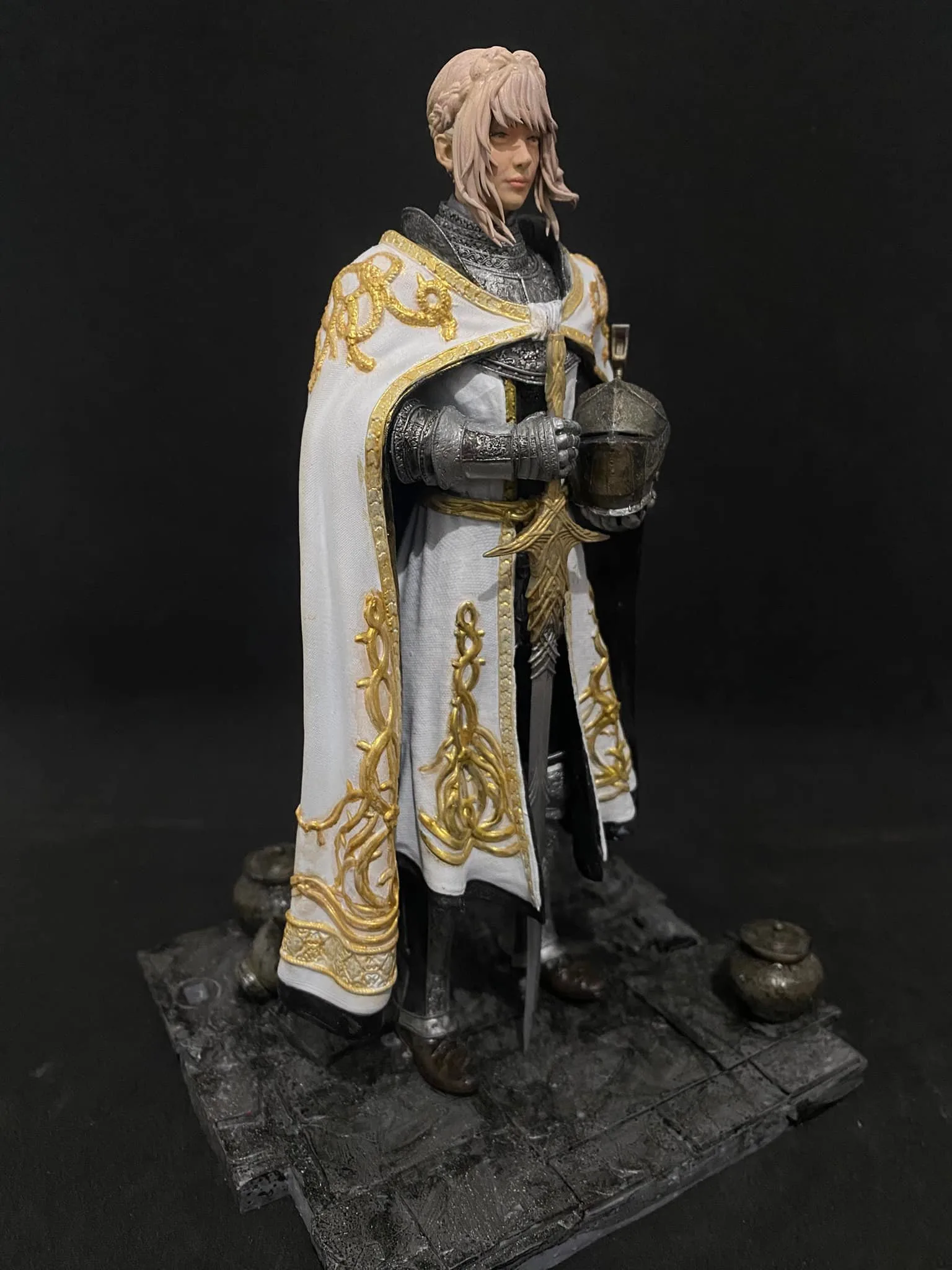 Close-up of Leda's face and armor detail