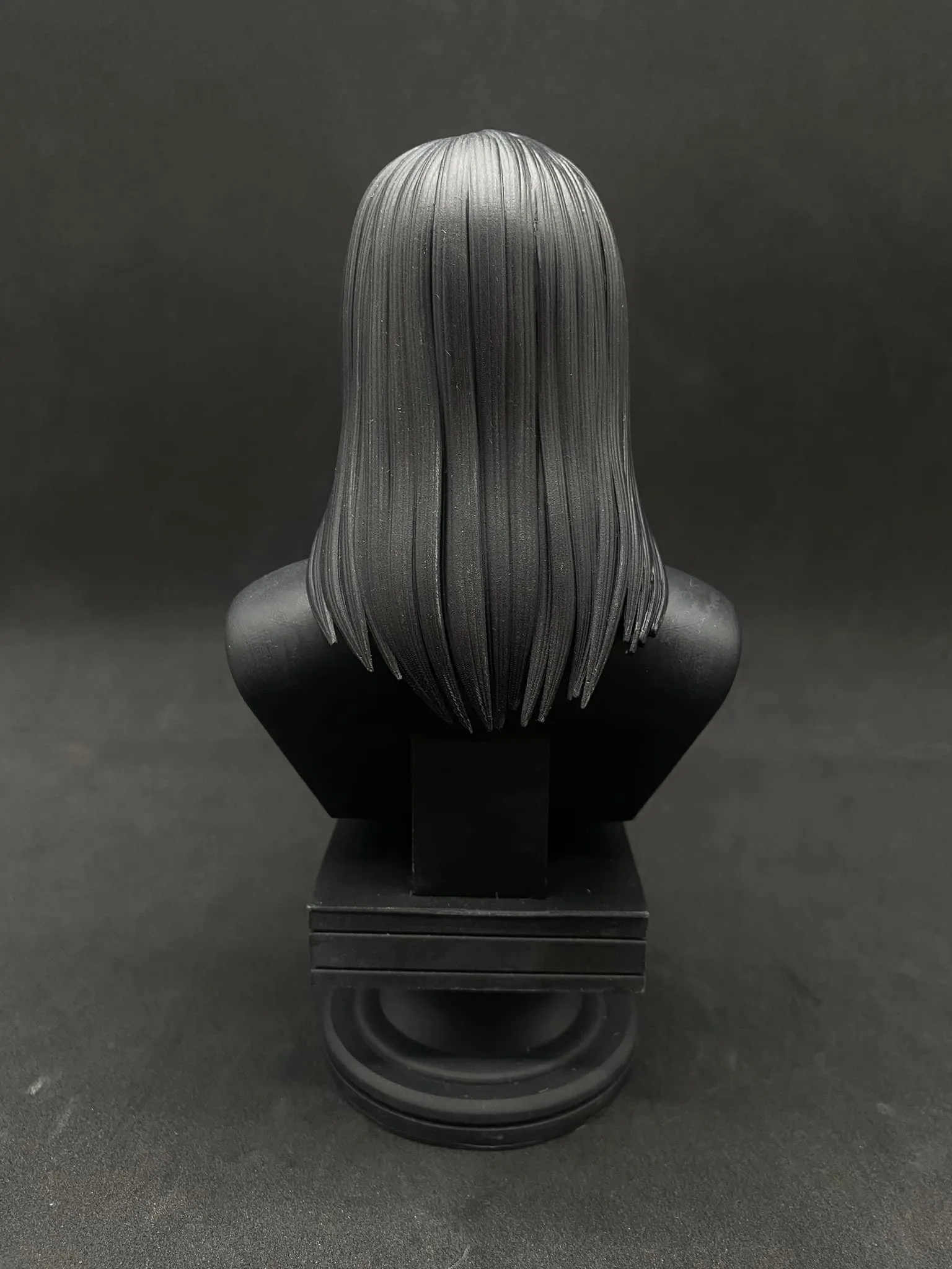 Full 7-inch view of the monochrome Atsushi Sakurai tribute bust